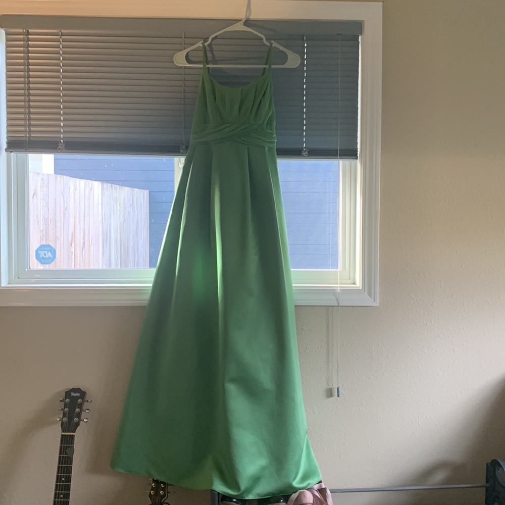 Bridesmaid/Junior Bridesmaid’s David’s Bridal Dress